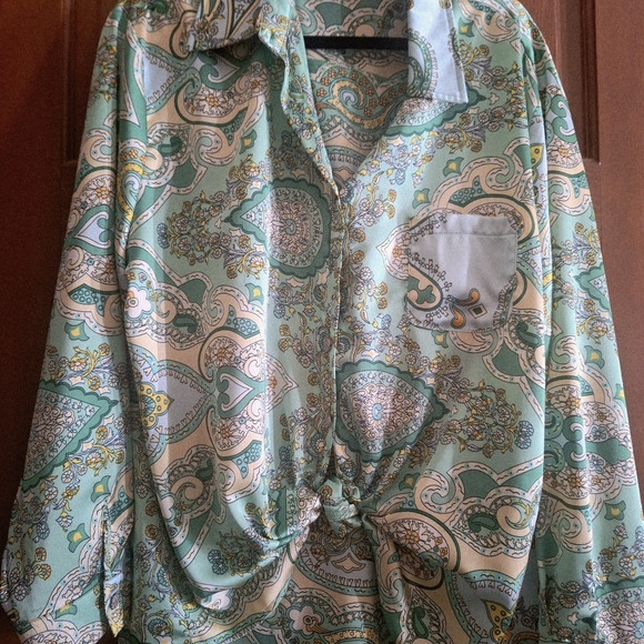 POL Floral Patterned Blouse - Picture 1 of 8